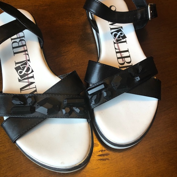 Sandals - Picture 3 of 6